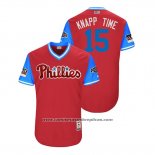 Camiseta Beisbol Hombre Philadelphia Phillies Andrew Knapp 2018 LLWS Players Weekend Knapp Time Scarlet