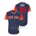 Camiseta Beisbol Hombre Boston Red Sox Eduardo Nunez 2018 LLWS Players Weekend Nunie Azul