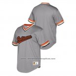 Camiseta Beisbol Hombre Baltimore Orioles Cooperstown Collection Mesh Wordmark V-Neck Gris