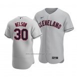 Camiseta Beisbol Hombre Cleveland Indians Kyle Nelson Autentico Road Gris