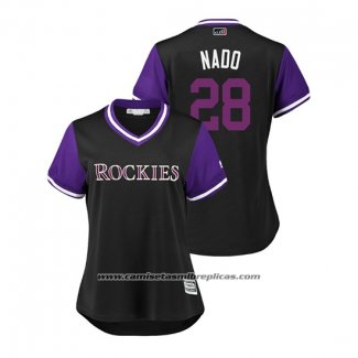 Camiseta Beisbol Mujer Colorado Rockies Nolan Arenado 2018 LLWS Players Weekend Nado Negro