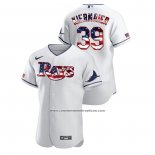 Camiseta Beisbol Hombre Tampa Bay Rays Kevin Kiermaier 2020 Stars & Stripes 4th of July Blanco