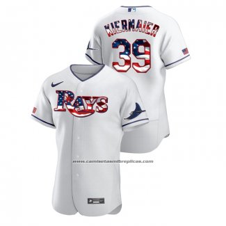 Camiseta Beisbol Hombre Tampa Bay Rays Kevin Kiermaier 2020 Stars & Stripes 4th of July Blanco