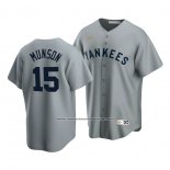 Camiseta Beisbol Hombre New York Yankees Thurman Munson Cooperstown Collection Road Gris